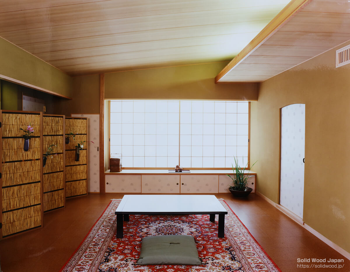 モダン和室の柾目天井（杉柾）（東京・新宿・ビル内）
