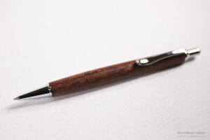 ブビンガ・小豆杢（あずきもく）を使った木軸ペン